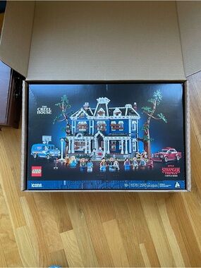 LEGO Stranger Things Creel House 11370 Brand New Sealed IN HAND